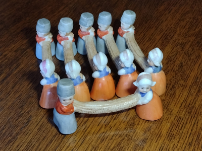 Dutch Boys and Girls Collectable Antique Knife Rests front view