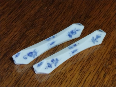 Meissen china Porcelain Collectable Antique Knife Rests right view