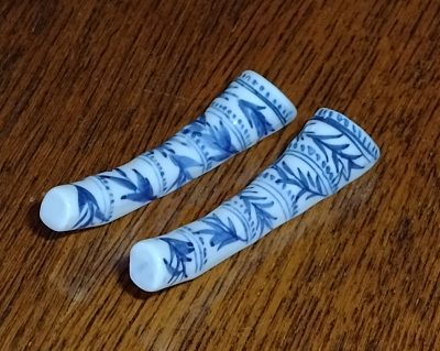 China Knife rests / Chopstick Rests in Blue and White right view