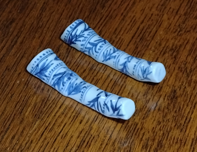 China Knife rests / Chopstick Rests in Blue and White left view