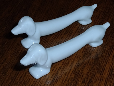 Vintage Porcelain Dachshund / Sausage Dogs Collectable Antique Knife Rests left view