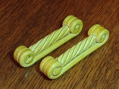 Bisque Rope Columns Knife Rests right view