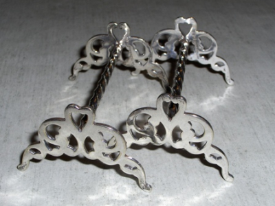 English Hearts Collectable Antique Knife Rests